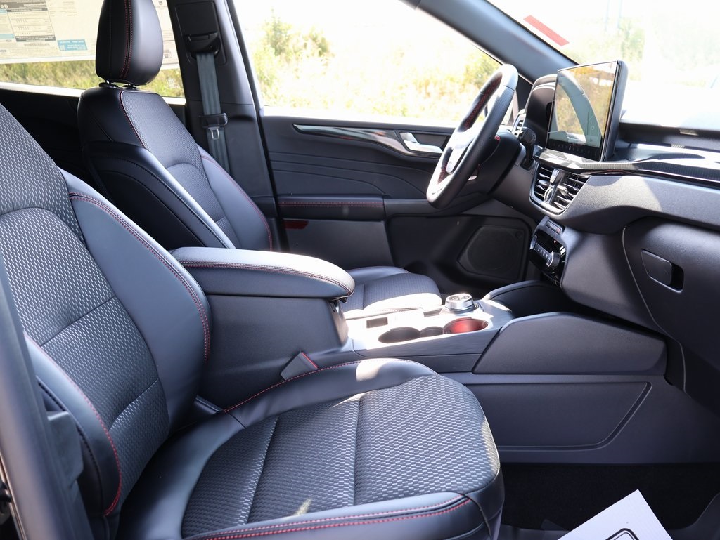 2025 Ford Escape ST-Line Elite photo 7