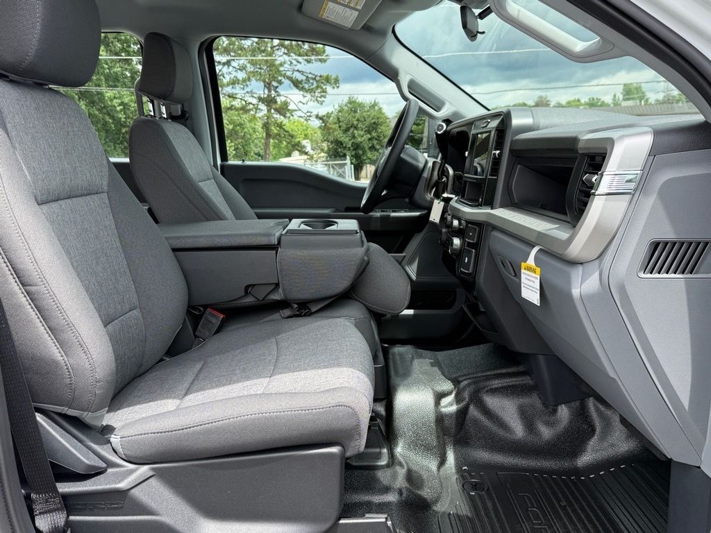 2025 Ford F-250 XL photo 12
