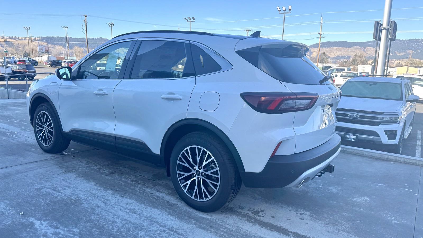 2025 Ford Escape Plug-In Hybrid photo 5