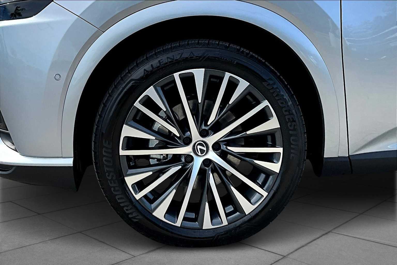 2025 Lexus RX 350h Premium photo 11