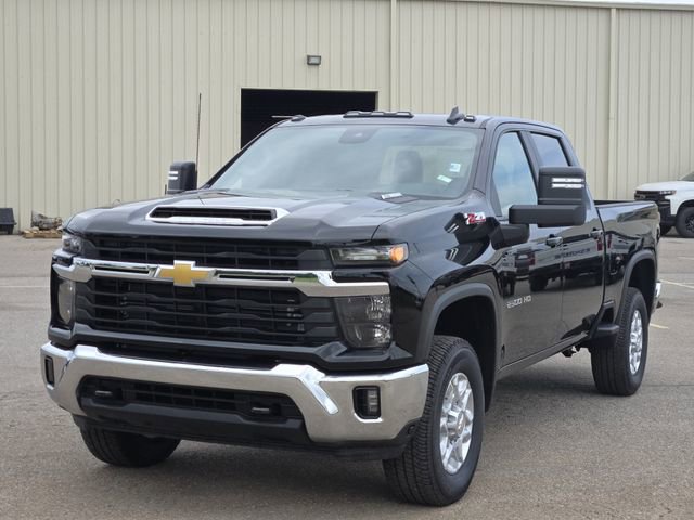 2025 Chevrolet Silverado 2500HD LT photo 2