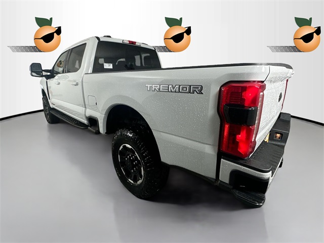 2025 Ford F-250 Lariat photo 2