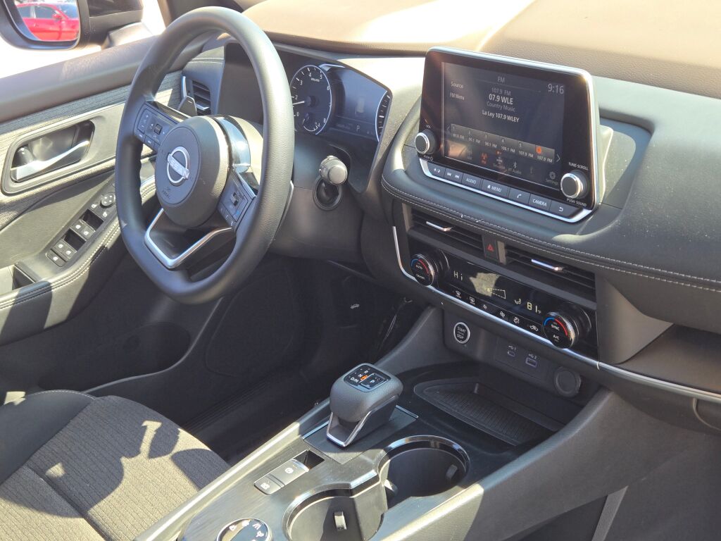2023 Nissan Rogue SV photo 6