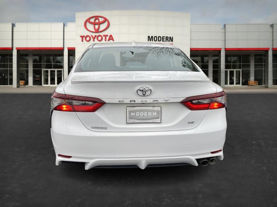 2024 Toyota Camry SE photo 4