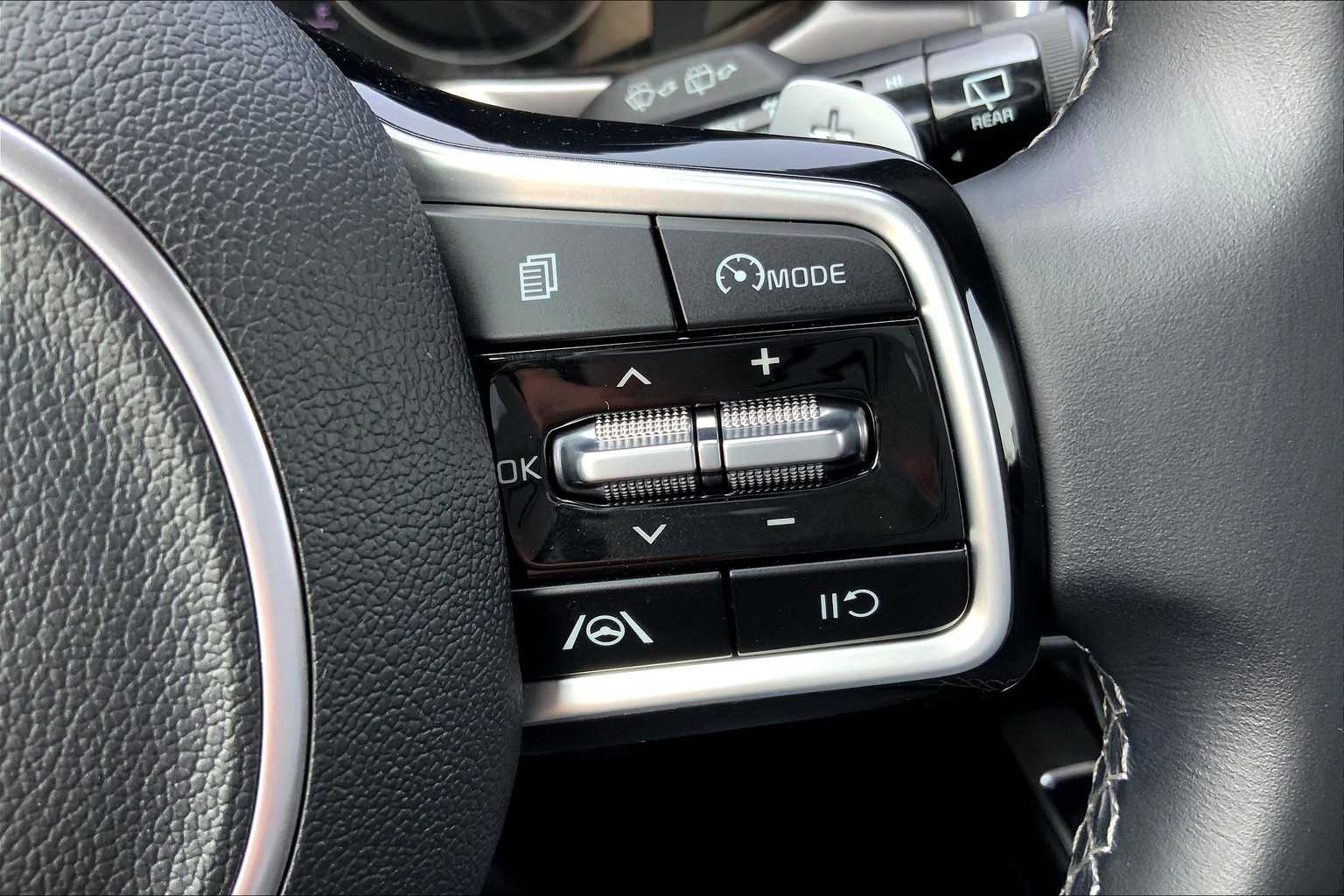 2022 Kia Sorento Hybrid S photo 23