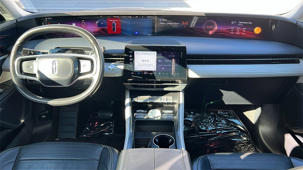 2024 Lincoln Nautilus Reserve photo 3