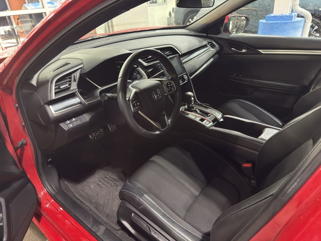 2021 Honda Civic Sport photo 4