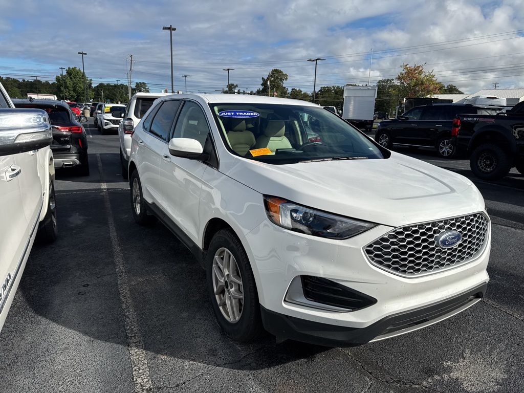 2023 Ford Edge SEL photo 4