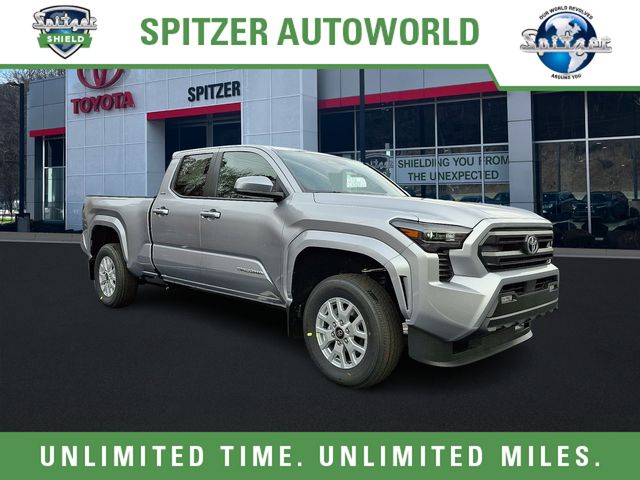 2025 Toyota Tacoma SR5's photo