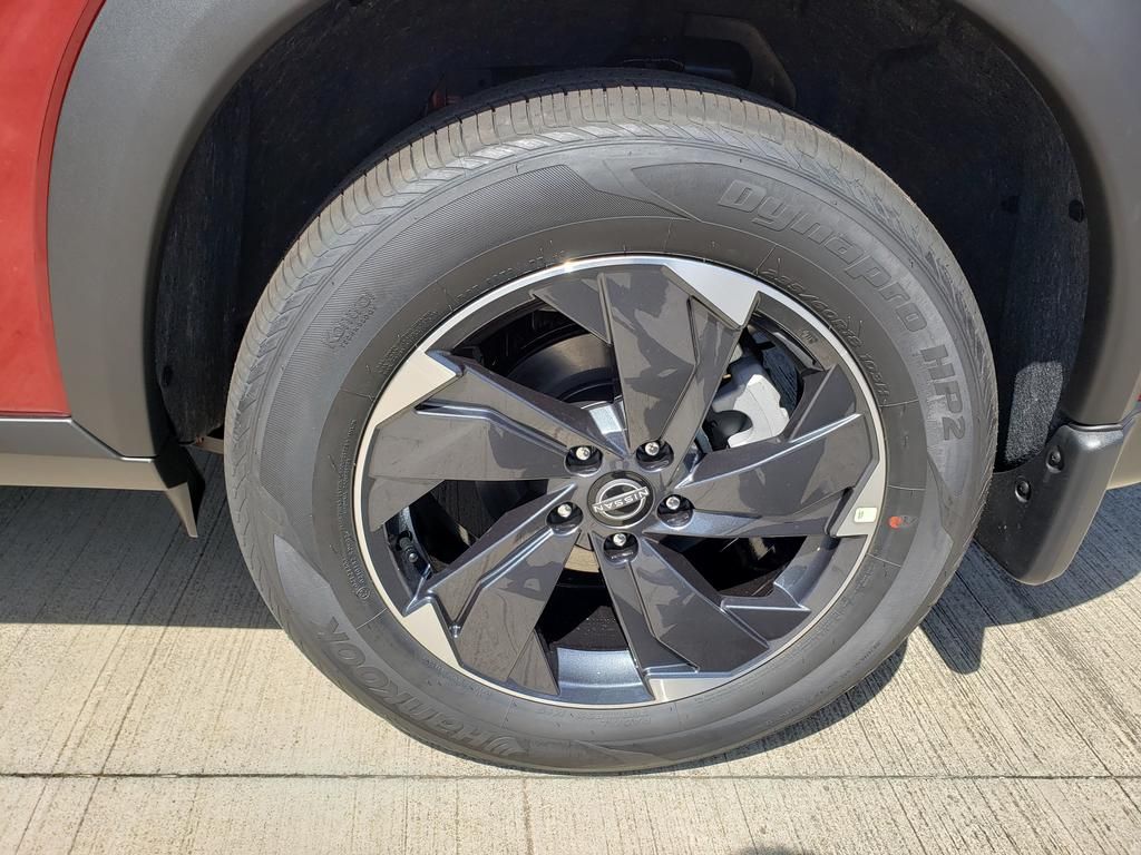 2026 Nissan Rogue SV photo 12