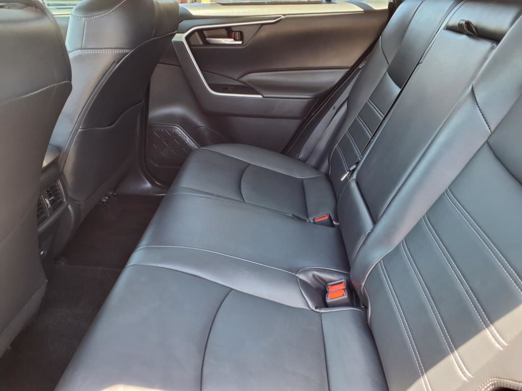 2022 Toyota RAV4 XLE Premium photo 10