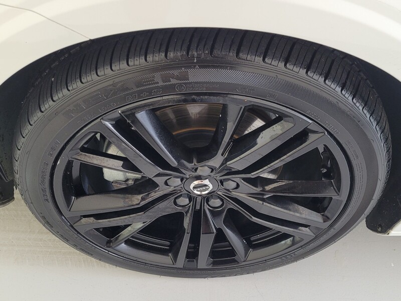 2024 Volvo S60 B5 Plus Black Edition photo 15