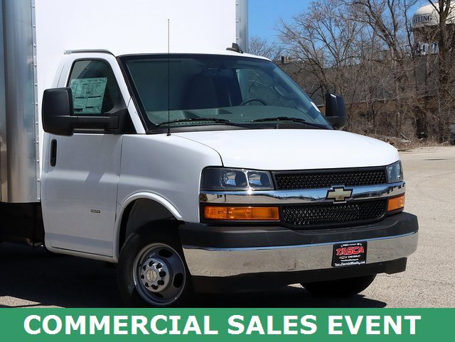 2024 Chevrolet Express Cutaway 3500 photo 2
