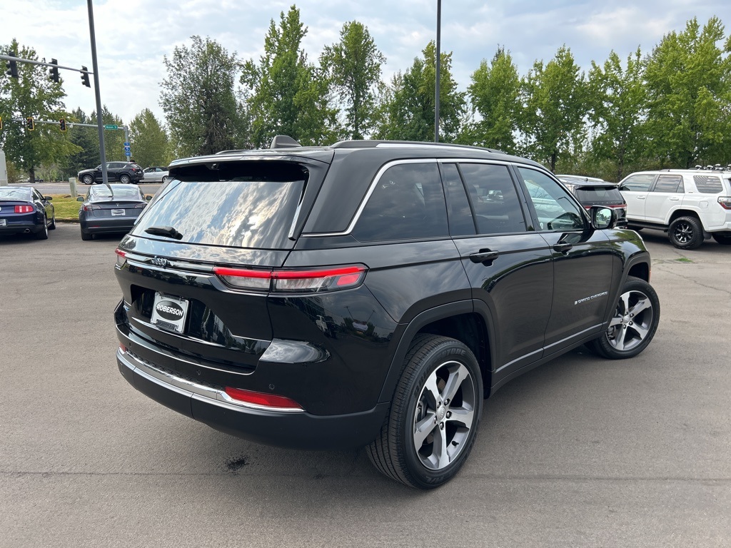 2023 Jeep Cherokee Base photo 7