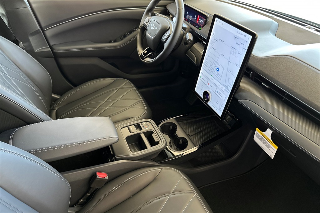 2025 Ford Mustang Mach-E Select photo 15