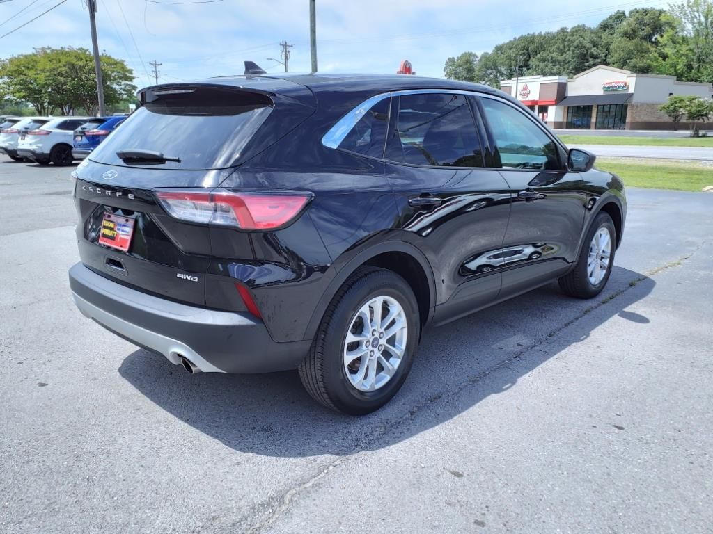2022 Ford Escape SE photo 4