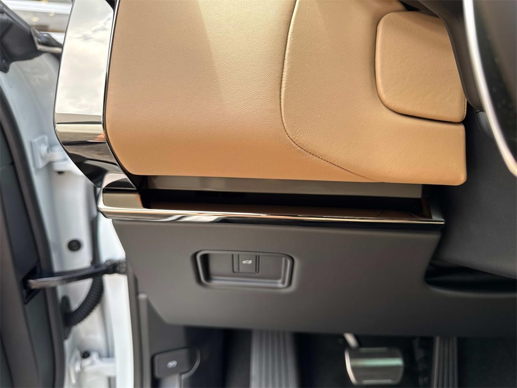 2025 Land Rover Range Rover Sport SE photo 28