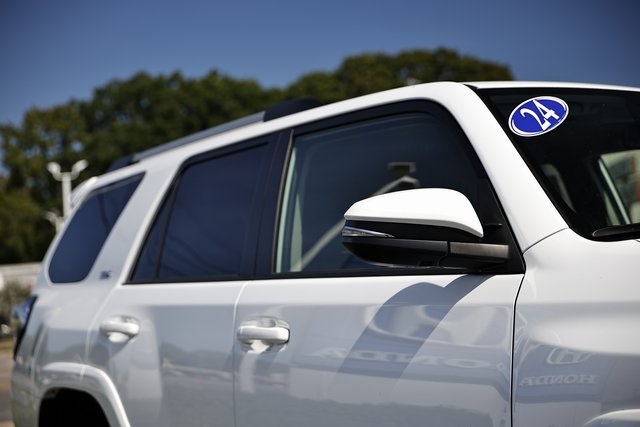 2024 Toyota 4Runner SR5 Premium photo 10