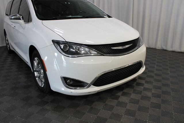 2019 Chrysler Pacifica Limited photo 26