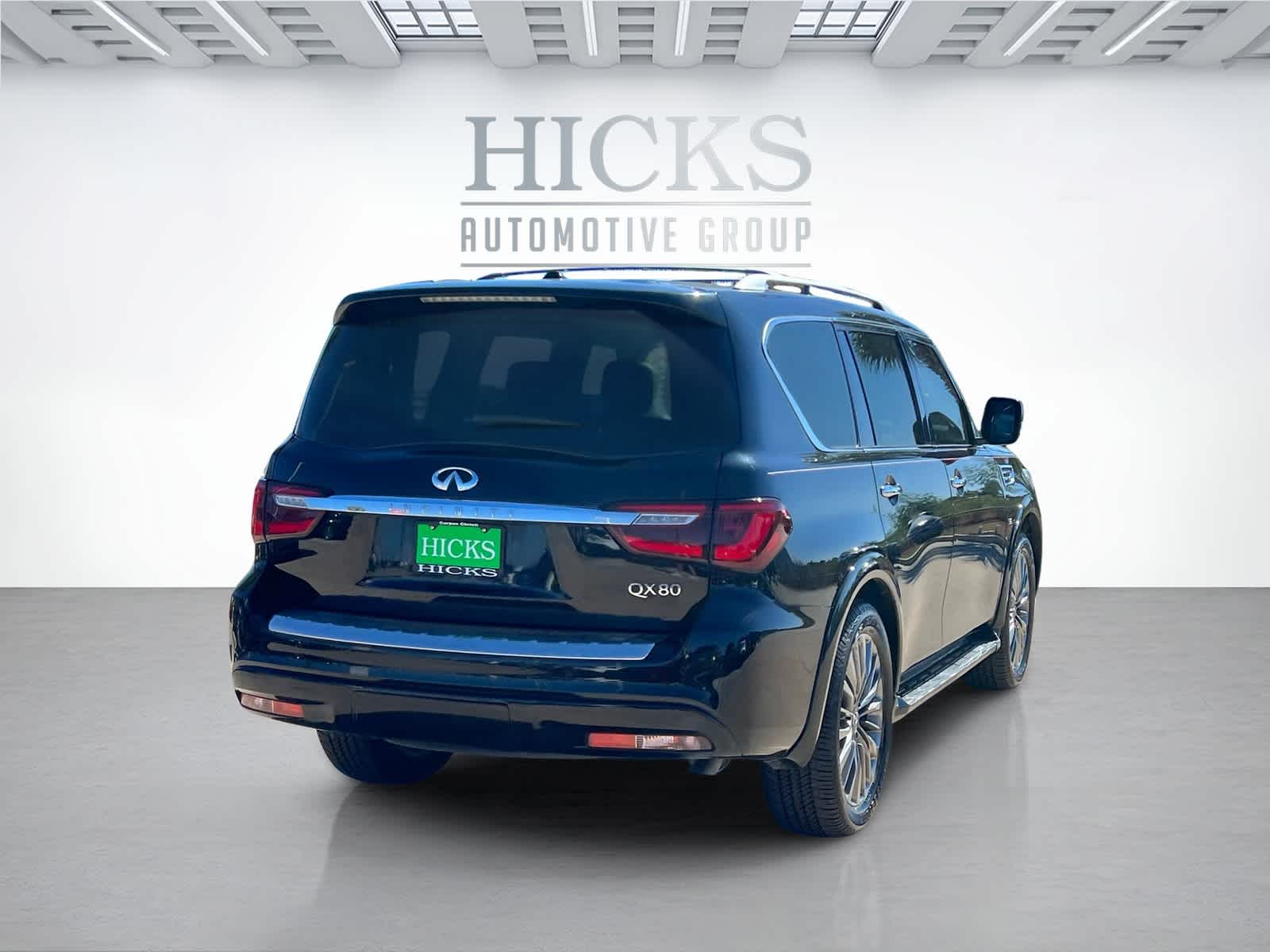 2019 Infiniti QX80 Luxe photo 4