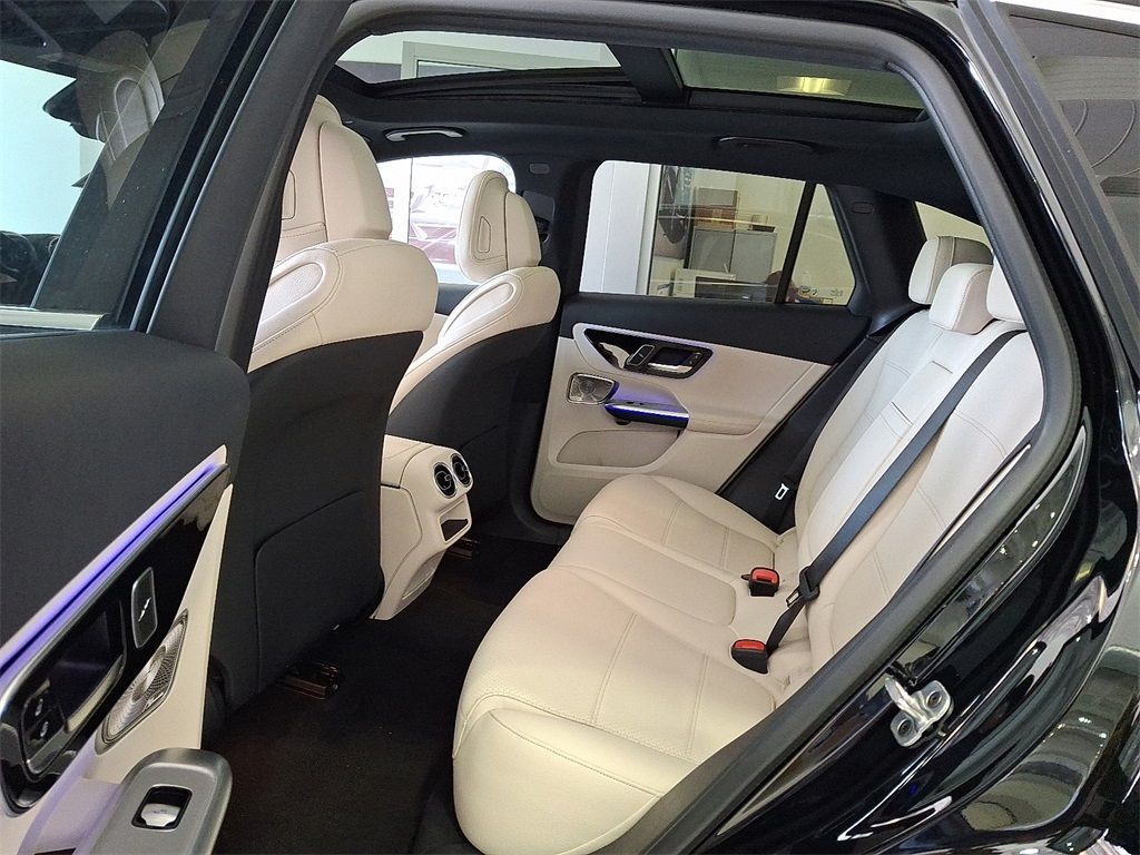 2026 Mercedes Benz GLC 350e 4MATIC photo 7