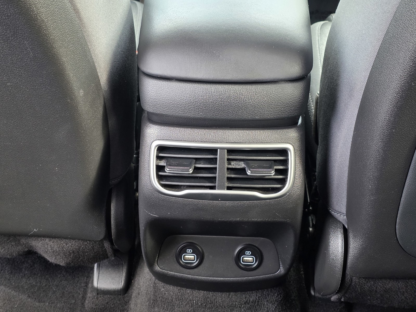 2022 Hyundai Santa Fe SEL photo 16