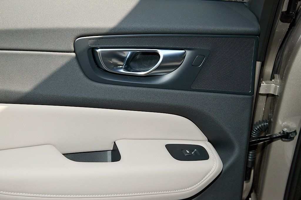 2026 VOLVO XC60 - Image 18