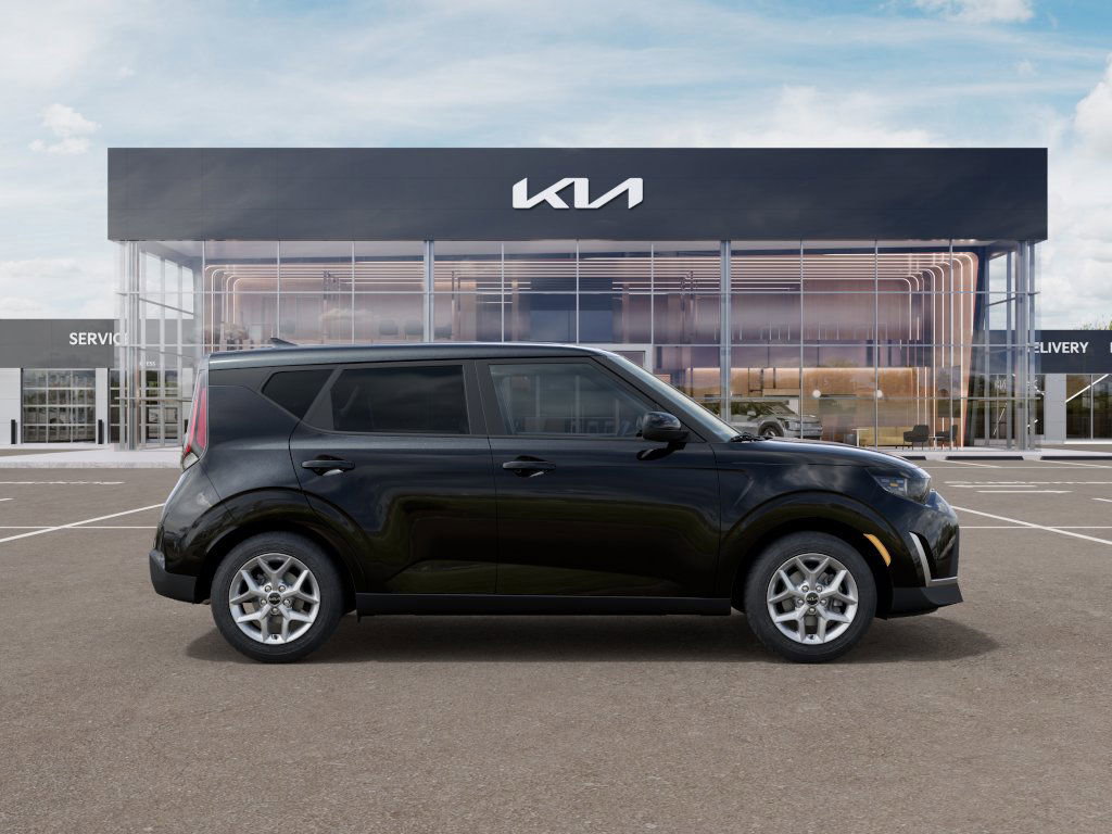 2025 Kia Soul LX photo 7