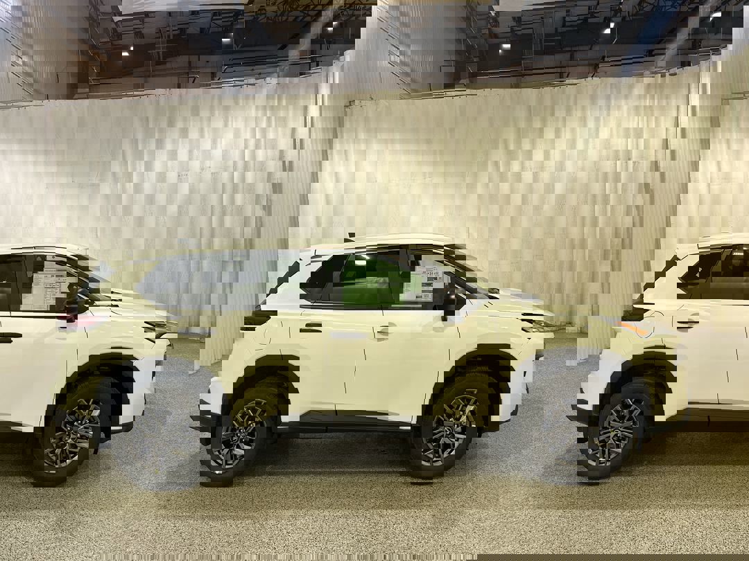 2026 Nissan Rogue S photo 4