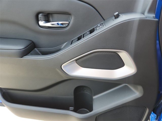 2025 Nissan Frontier SV photo 19