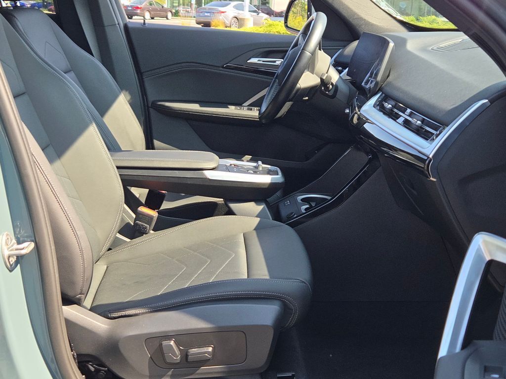 2023 Bmw X1 XDrive28i photo 3
