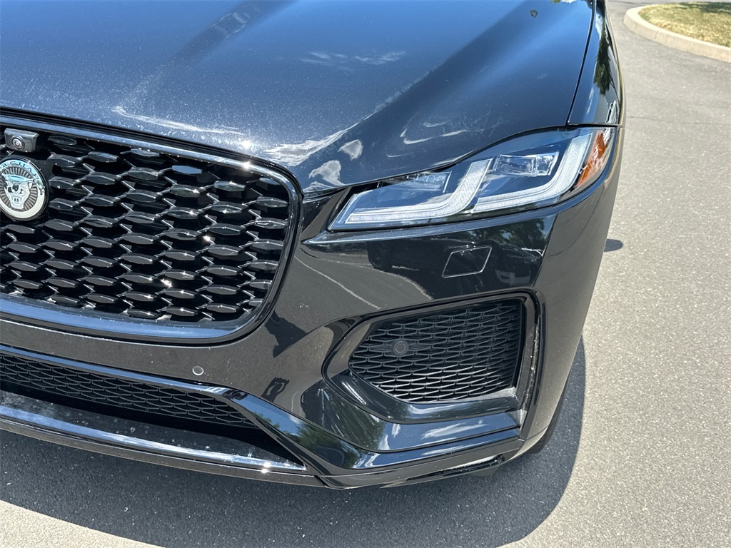 2026 Jaguar F-PACE P400 R-Dynamic S photo 7