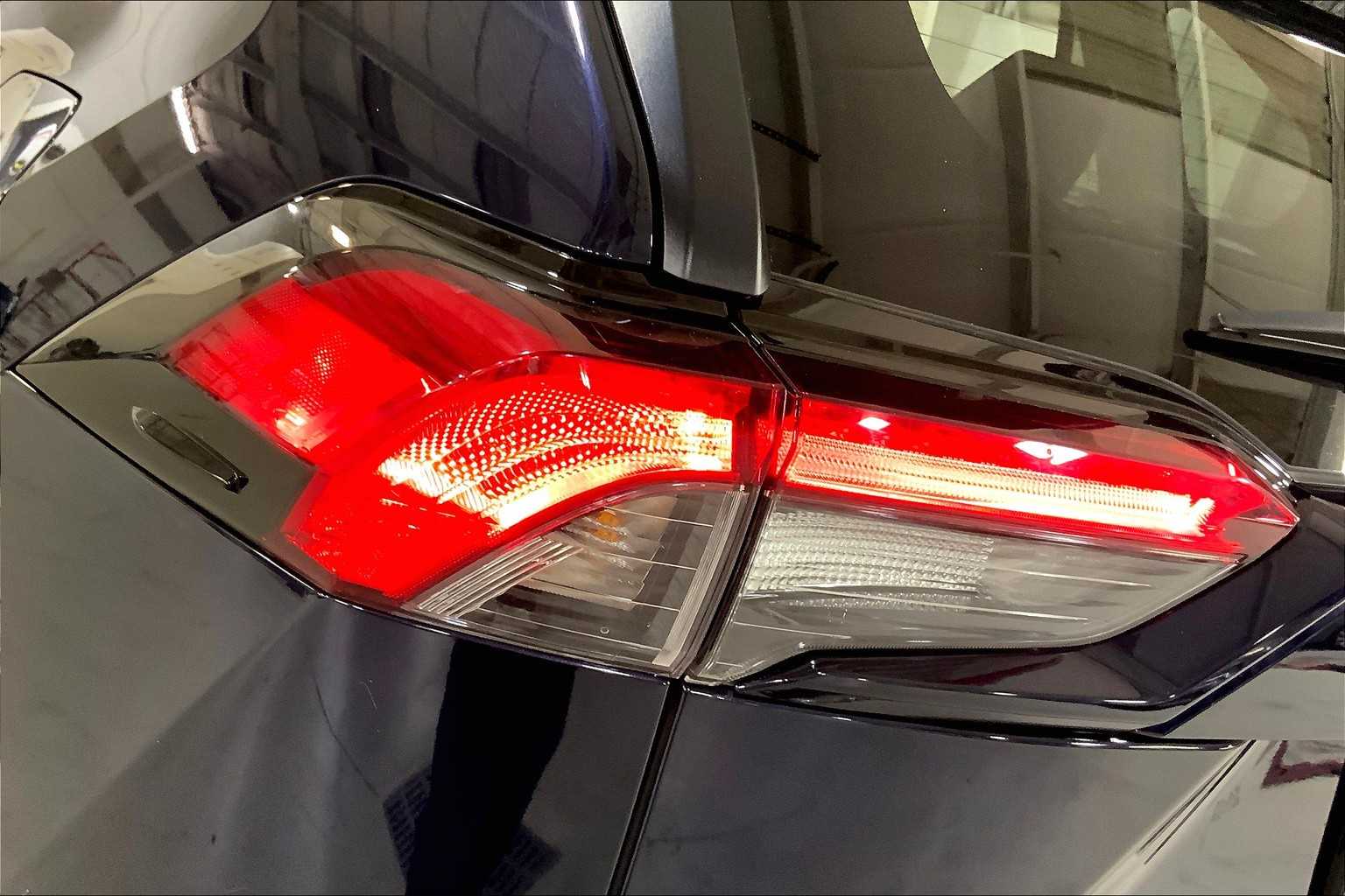 2024 Toyota RAV4 XLE Premium photo 27