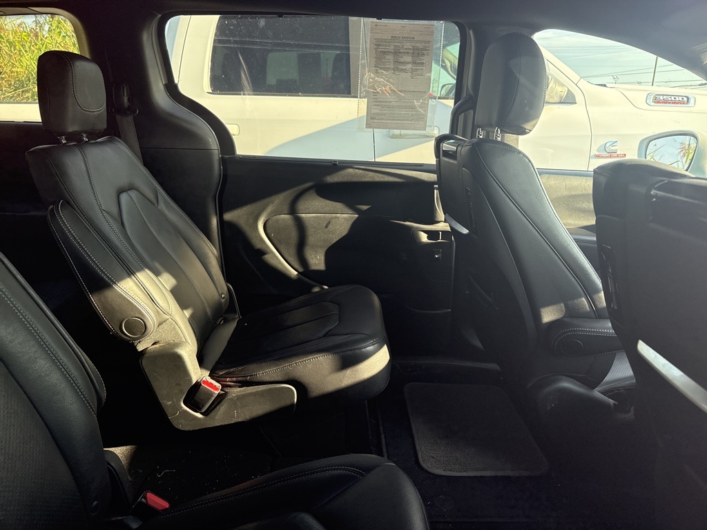 2018 Chrysler Pacifica Touring Plus photo 10