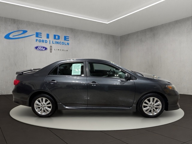 2010 Toyota Corolla S photo 4
