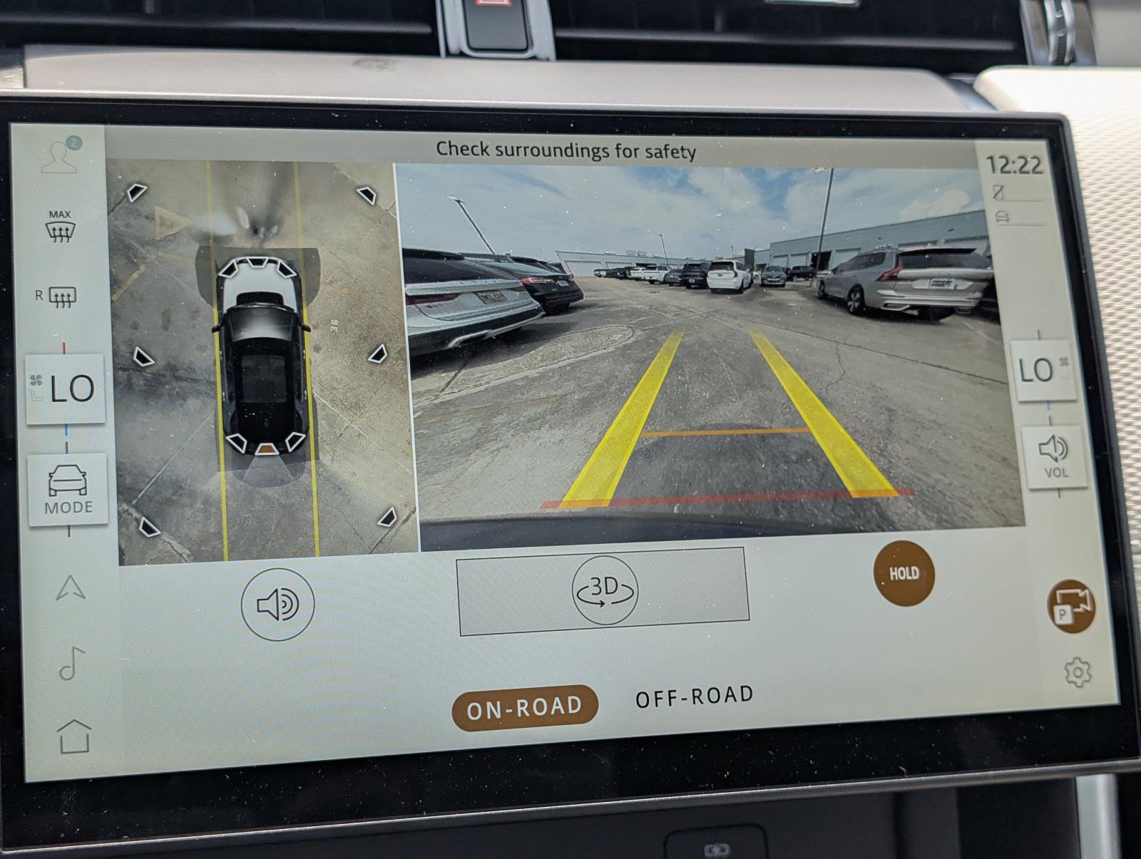 2025 Land Rover Discovery Sport Dynamic SE photo 9