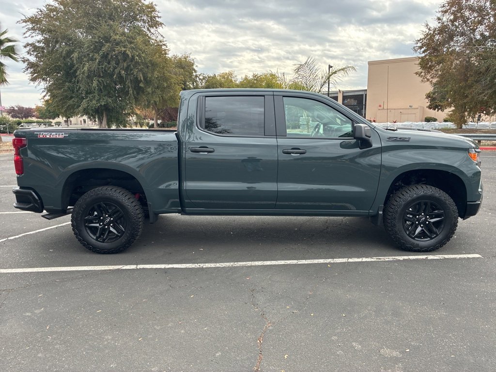 2026 Chevrolet Silverado 1500 Custom Trail Boss photo 2