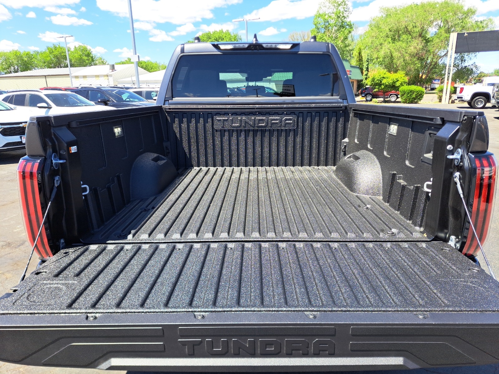 2025 Toyota Tundra Limited CrewMax photo 7
