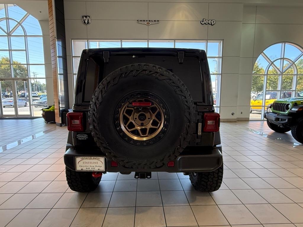 2025 Jeep Wrangler Rubicon photo 17