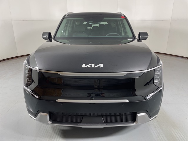 2026 Kia EV9 Wind photo 2
