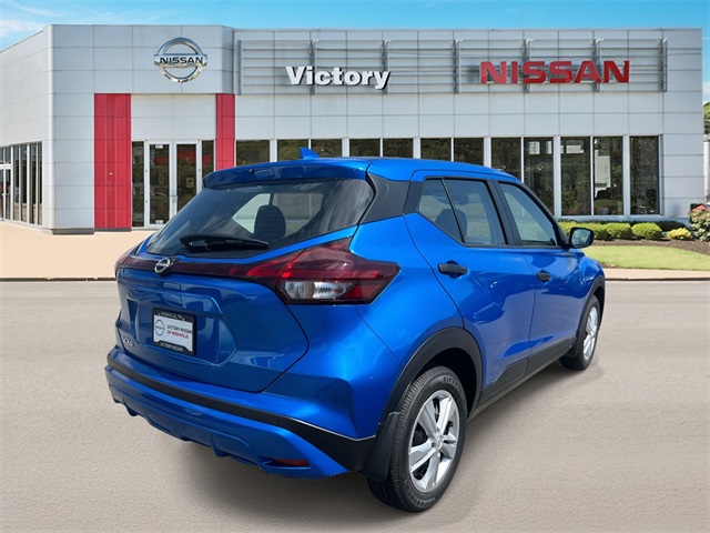 2025 Nissan Kicks Play S photo 3