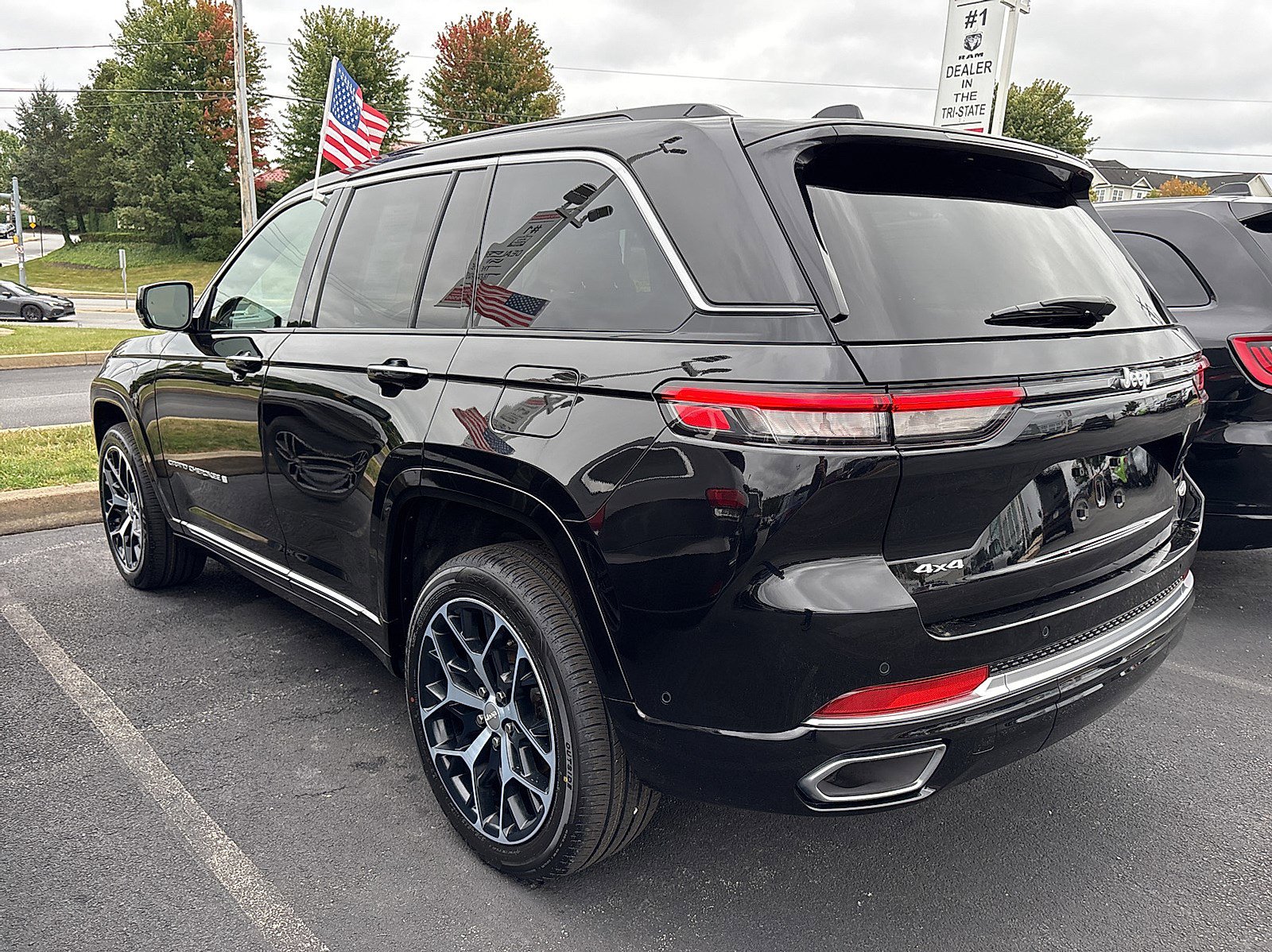 2024 Jeep Grand Cherokee Summit Reserve photo 4