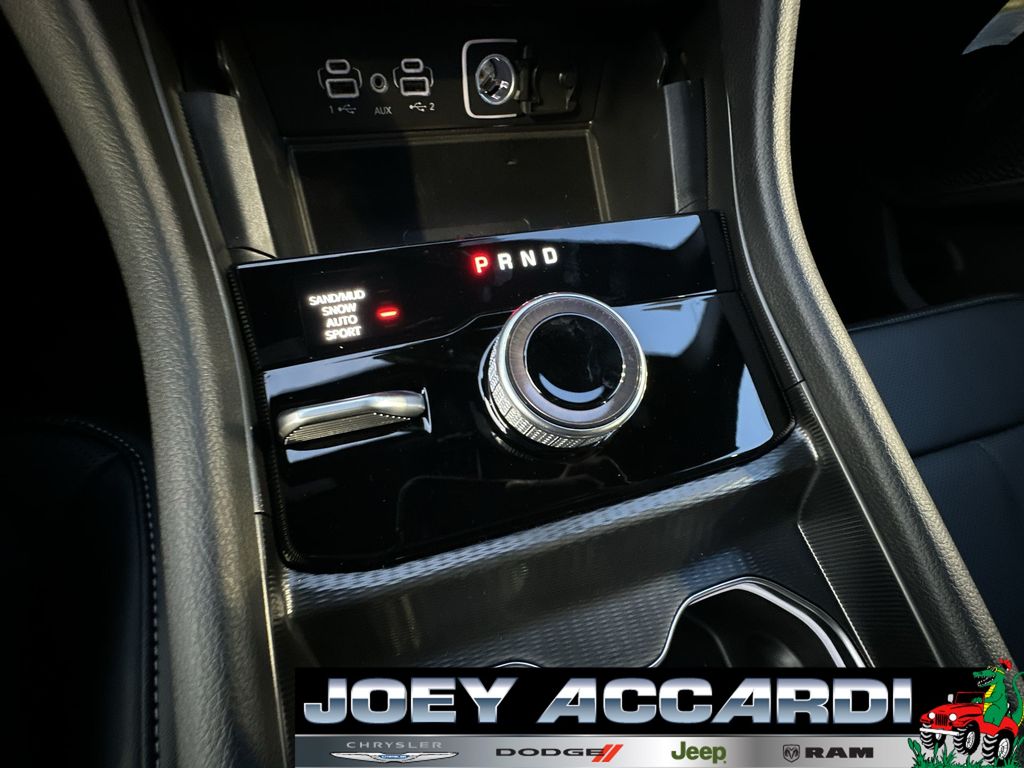 2025 Jeep Grand Cherokee Limited photo 20