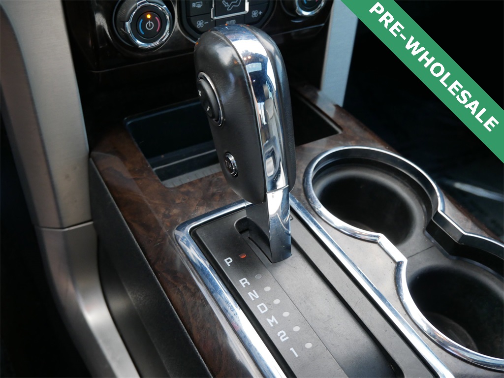 2013 Ford F-150 Platinum photo 19