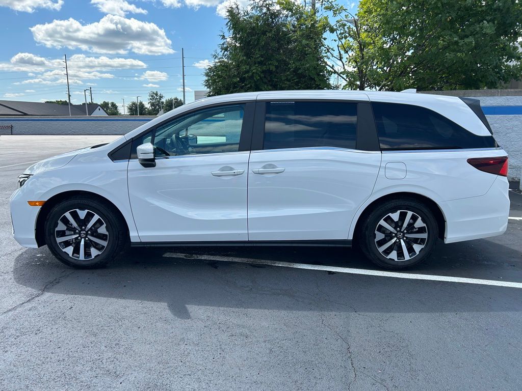 2025 Honda Odyssey EX-L photo 2