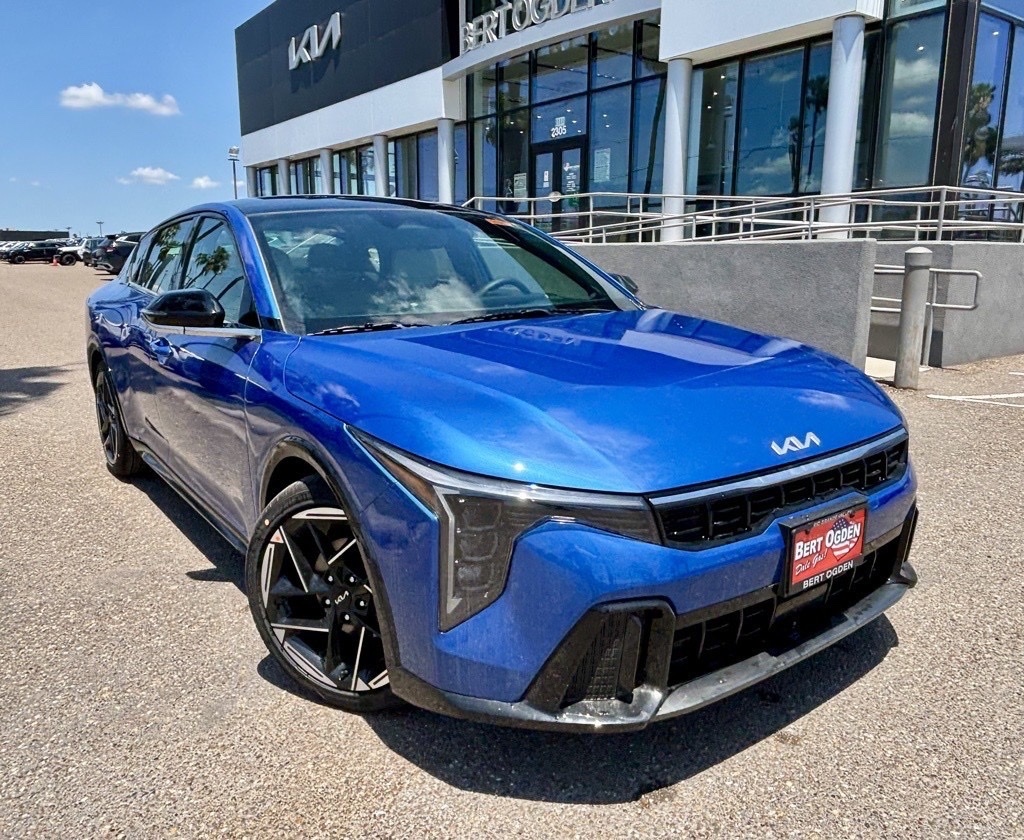 2025 Kia K4 GT-Line's photo