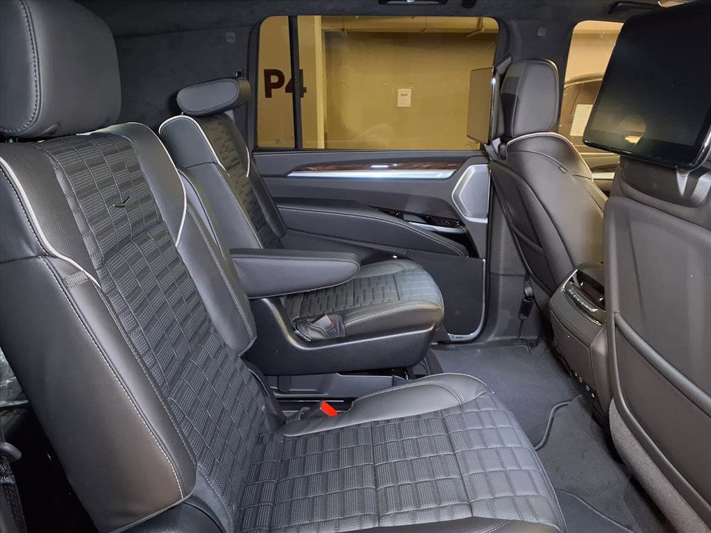 2025 Cadillac Escalade ESV Premium Luxury Platinum photo 3