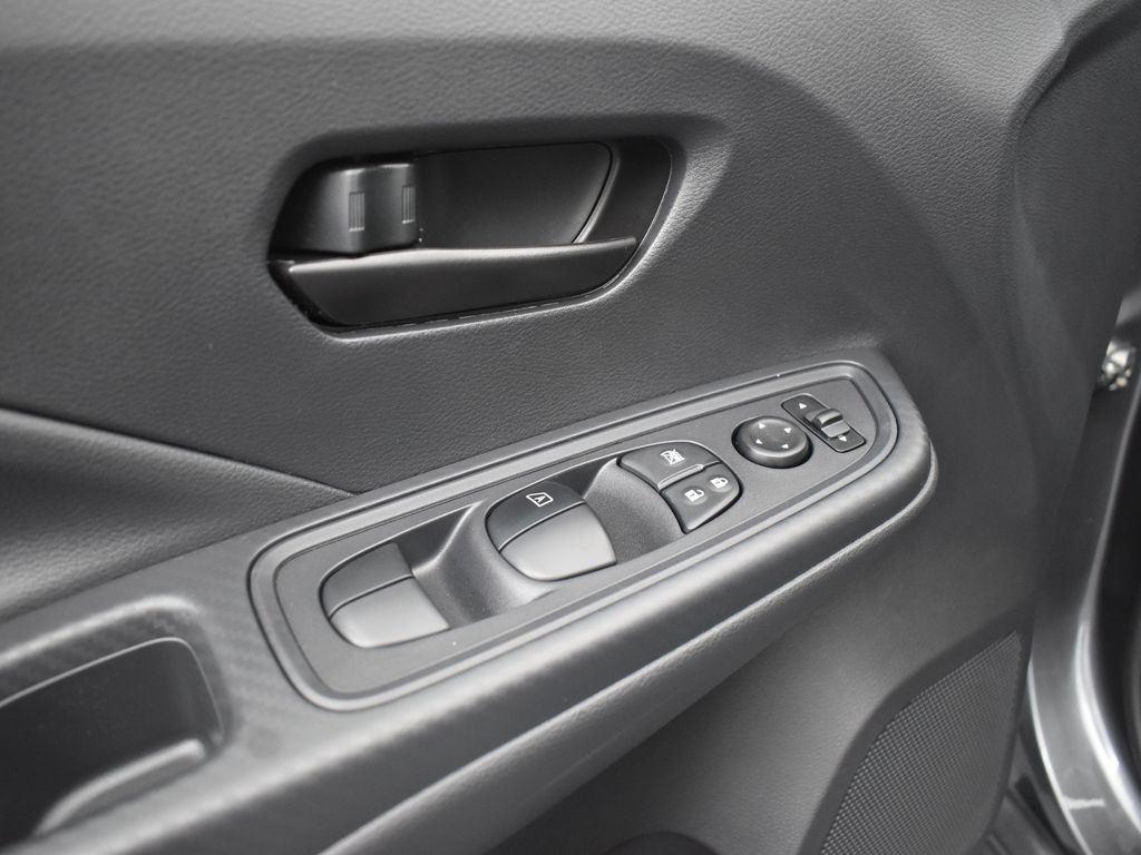 2025 Nissan Versa 1.6 S photo 24