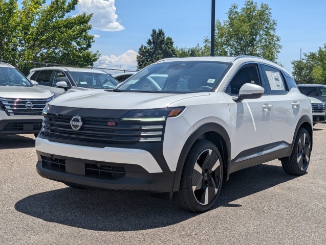 2025 Nissan Kicks SR