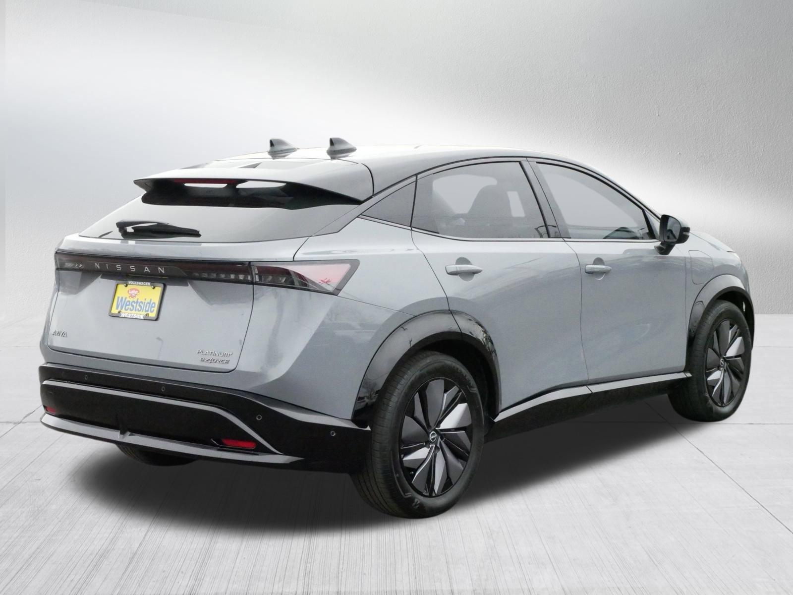 2023 Nissan ARIYA Platinum photo 7